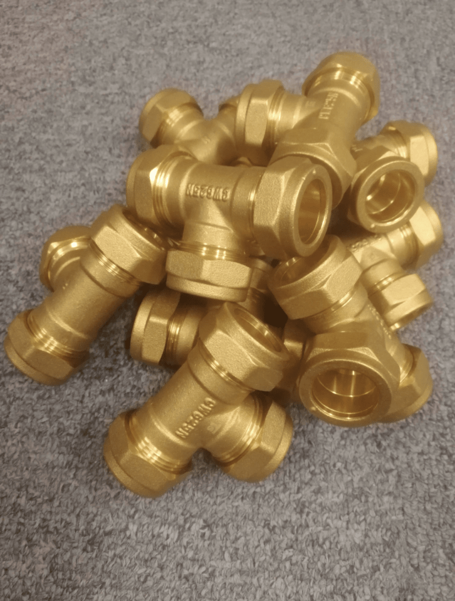 10-pack T-rör klämringskoppling 22 mm - Esgruppen